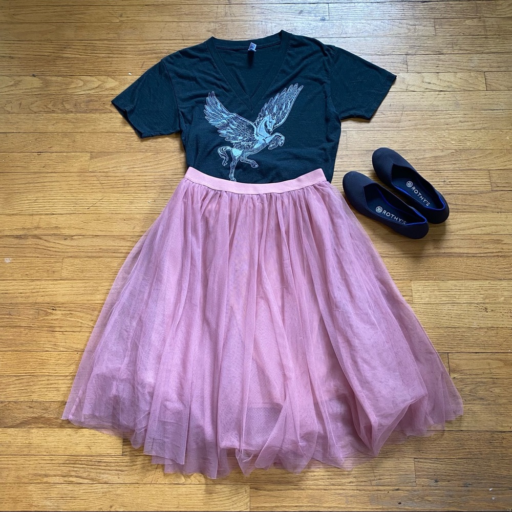 Gray graphic pegasus tee